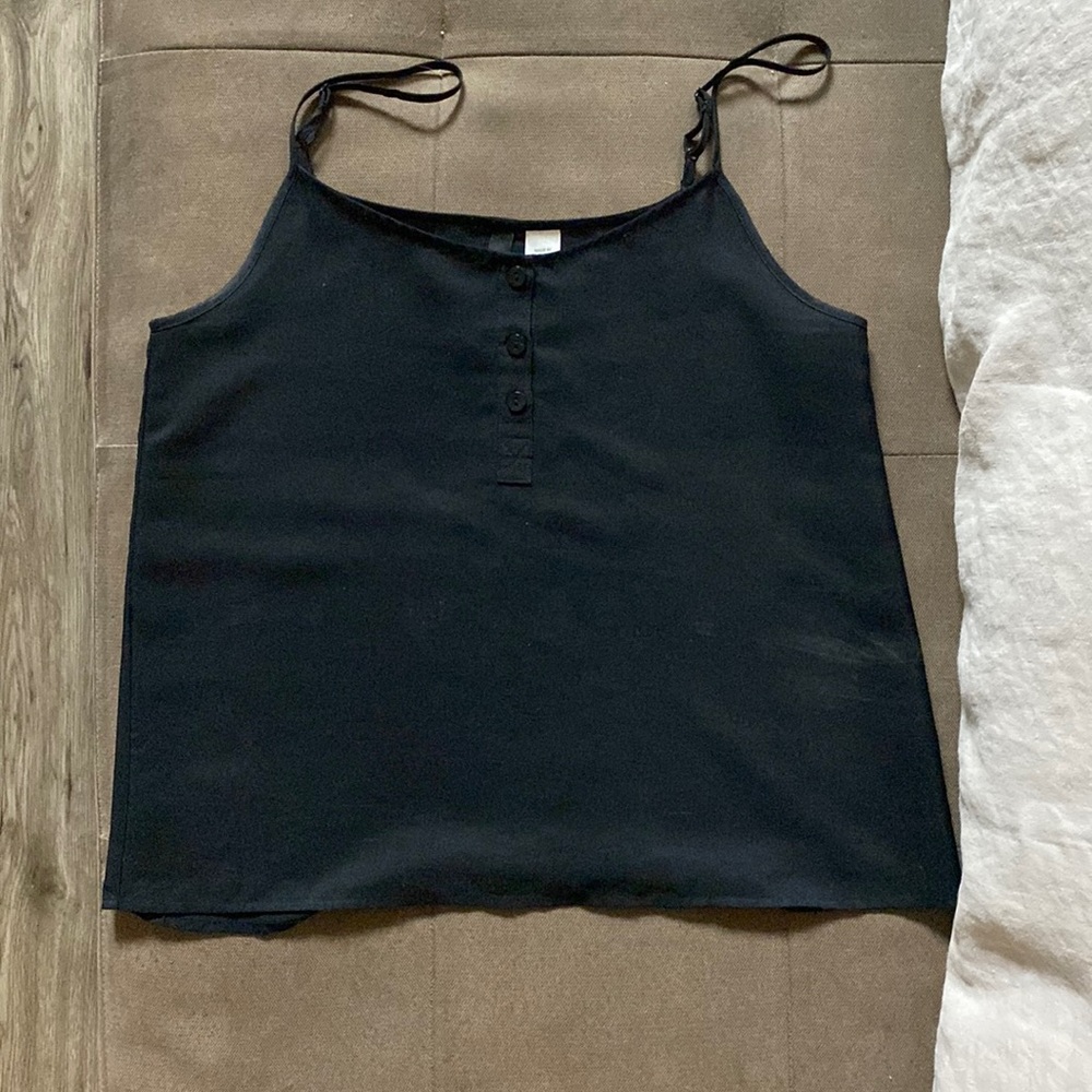 HM Minimal Black Strappy Tank